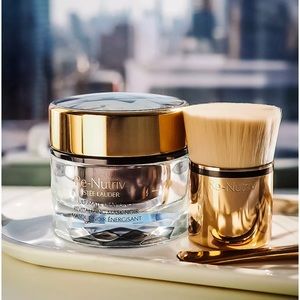 ✨Estēe Lauder✨ Retails $480 Re-Nutriv Ultimate Diamond Revitalizing Noir Mask